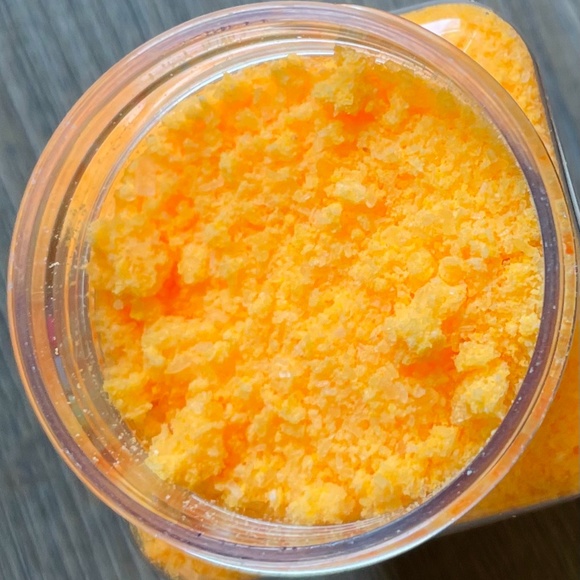 Sassy Senorita Bubbling Bath Salts - Picture 3 of 4